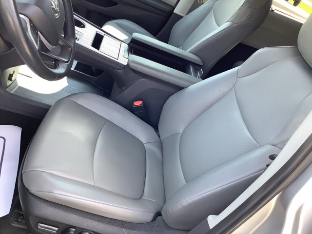 2024 Toyota Sienna XLE photo 13