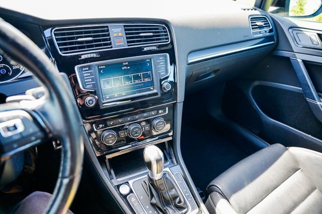 2017 Volkswagen Golf R 4Motion photo 14