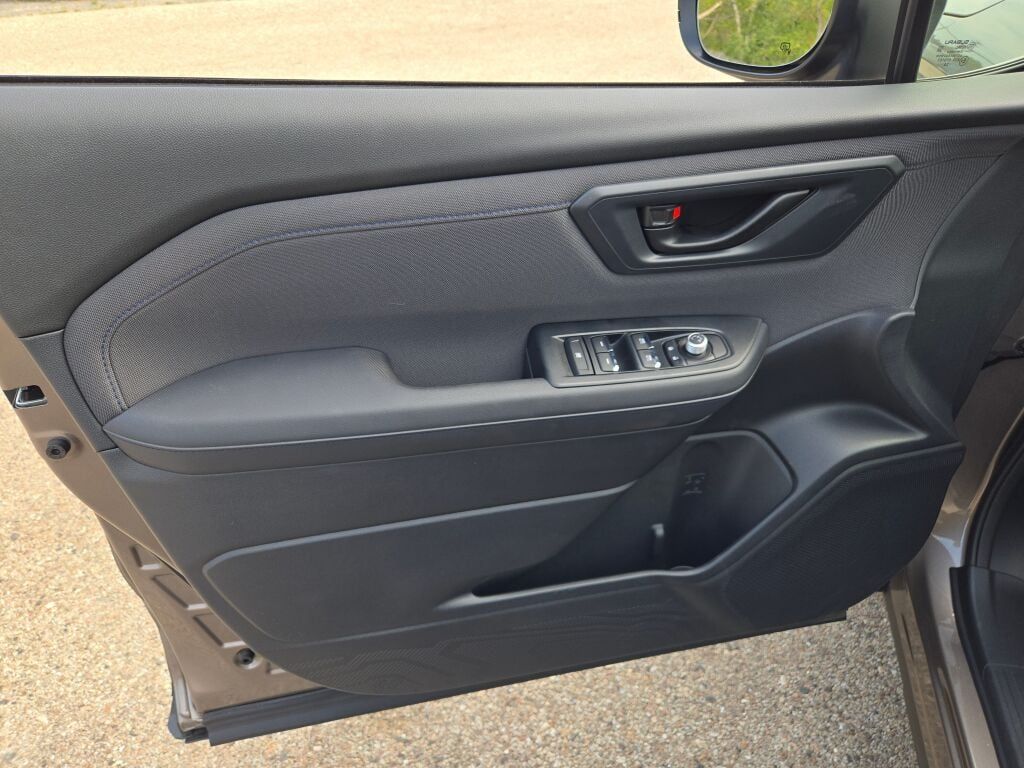 2025 Subaru Forester Premium photo 15