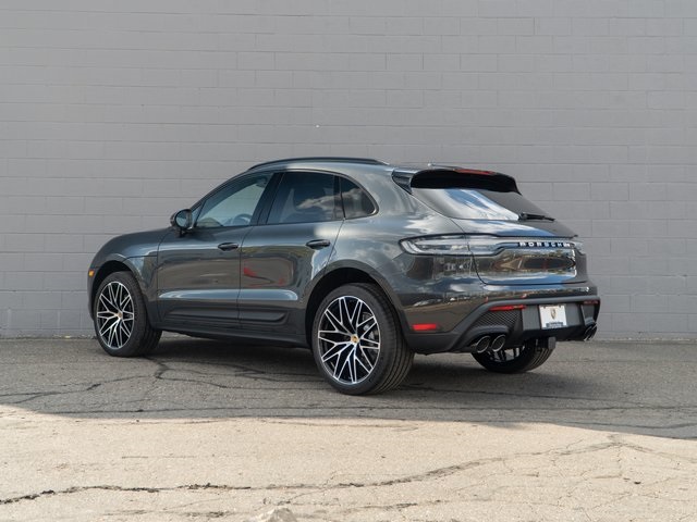 2026 Porsche Macan T photo 3