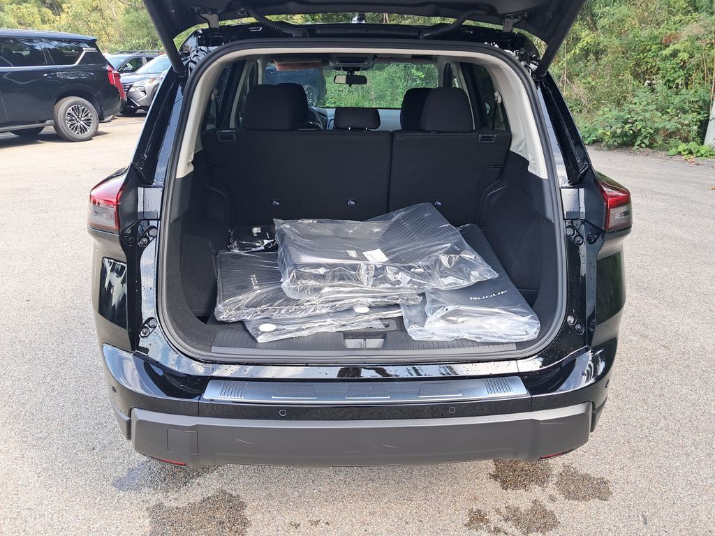 2026 Nissan Rogue SV photo 21