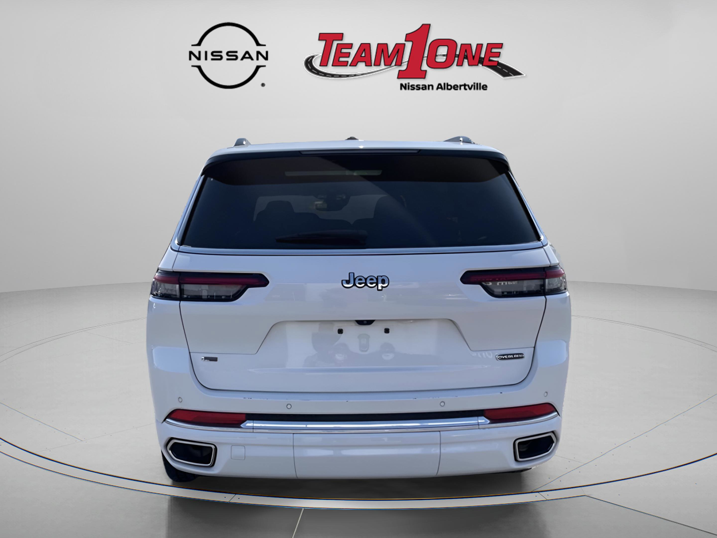 2023 Jeep Grand Cherokee Overland photo 3