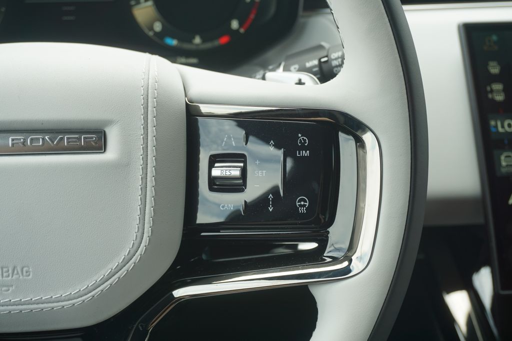 2025 Land Rover Range Rover Sport SE photo 12