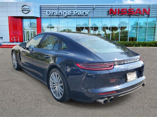 2018 Porsche Panamera 4 photo 3