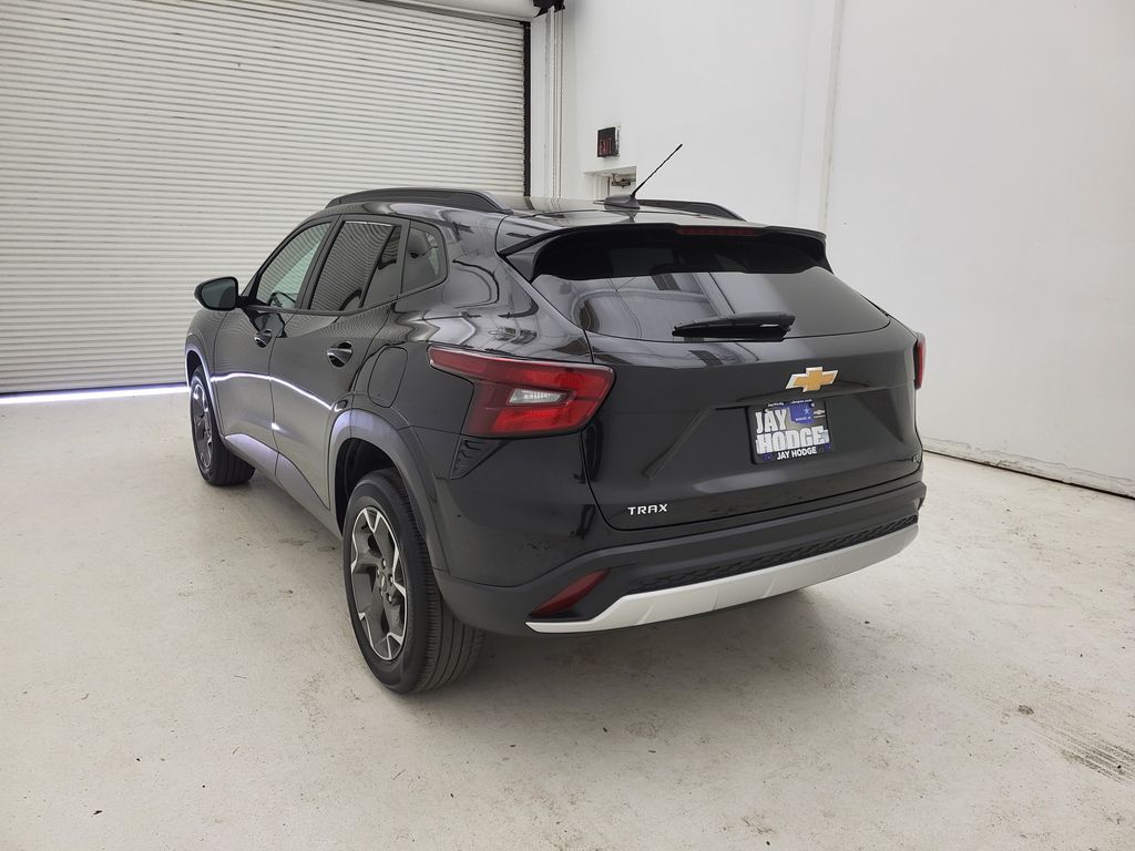 2024 Chevrolet Trax LT photo 12
