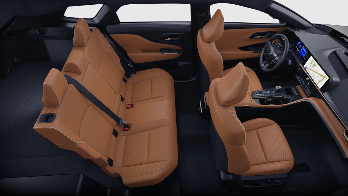 2025 Toyota Crown Signia XLE photo 4