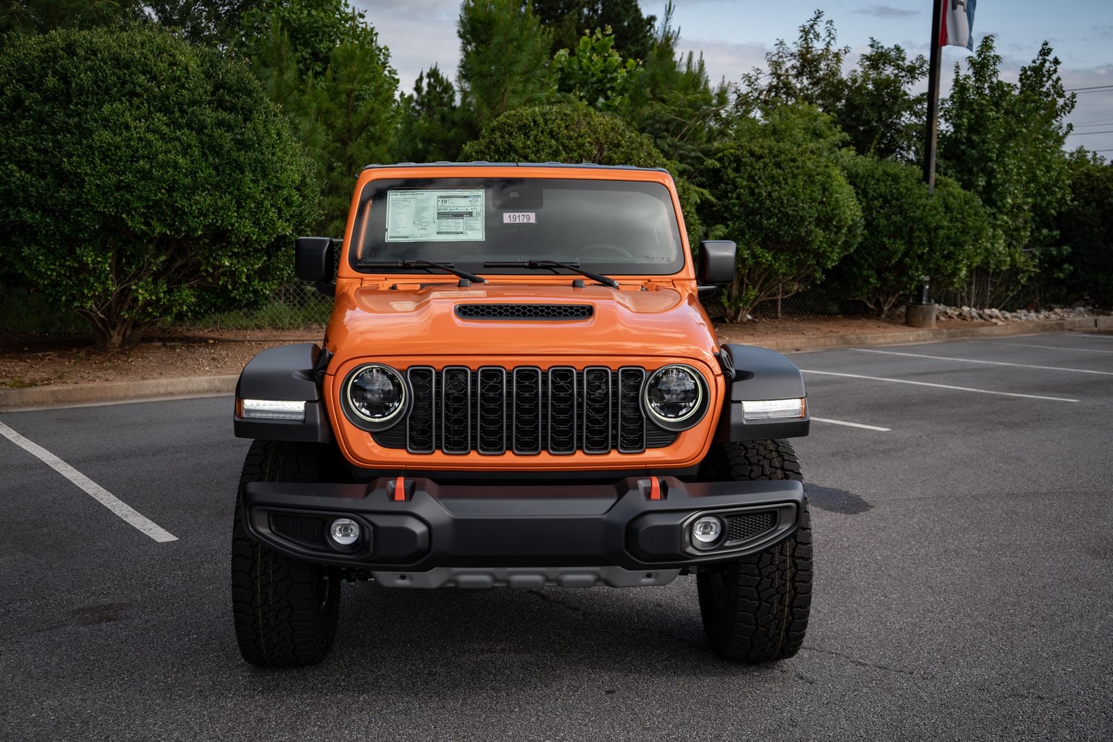 2025 Jeep Gladiator Mojave photo 2