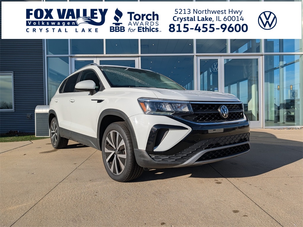 2022 Volkswagen Taos SE's photo