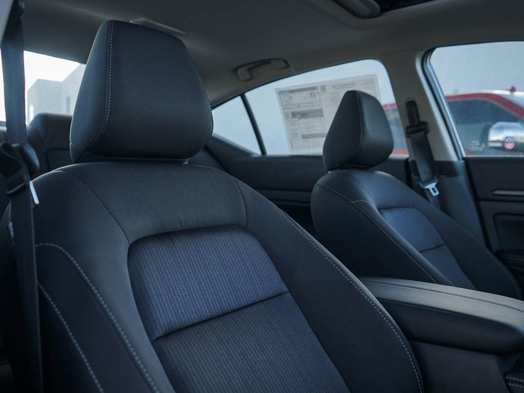2025 Nissan Altima 2.5 SV photo 6
