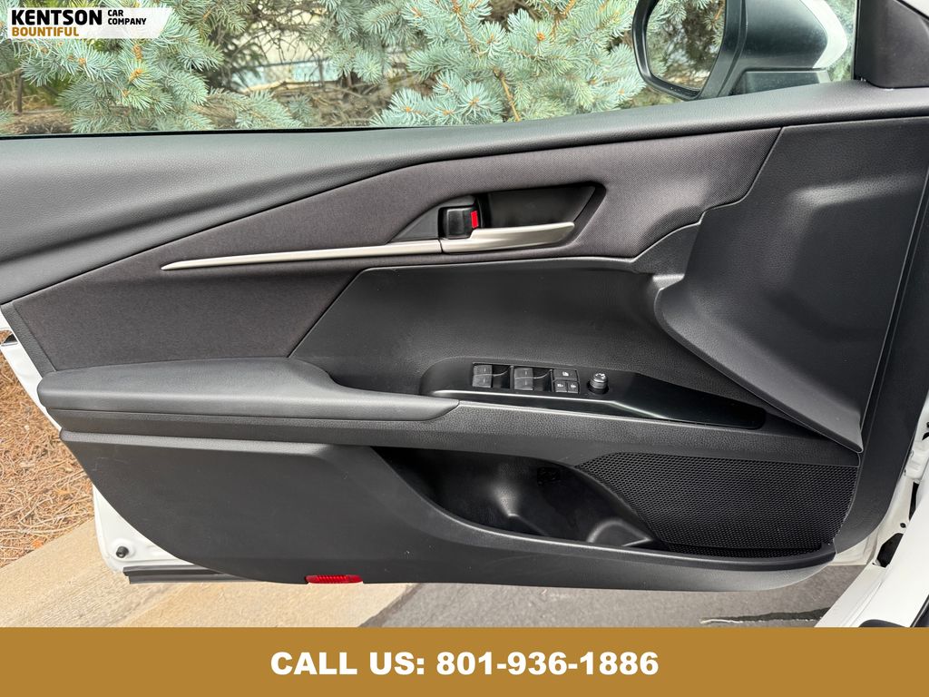 2025 Toyota Camry LE photo 18