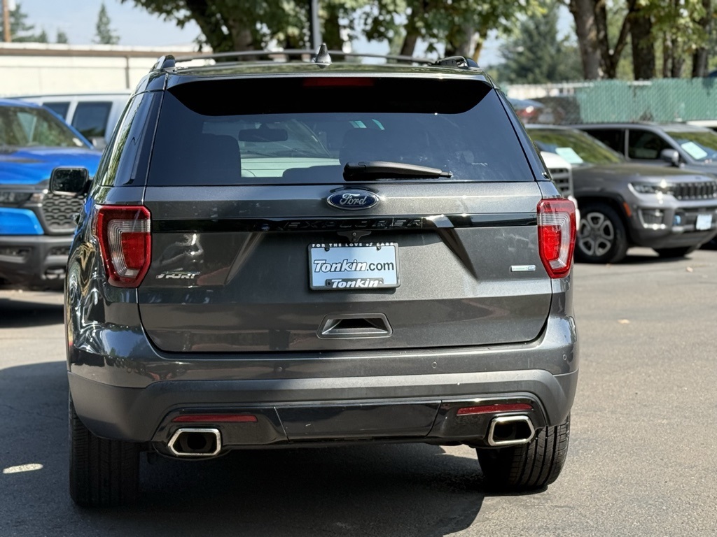 2017 Ford Explorer Sport photo 4