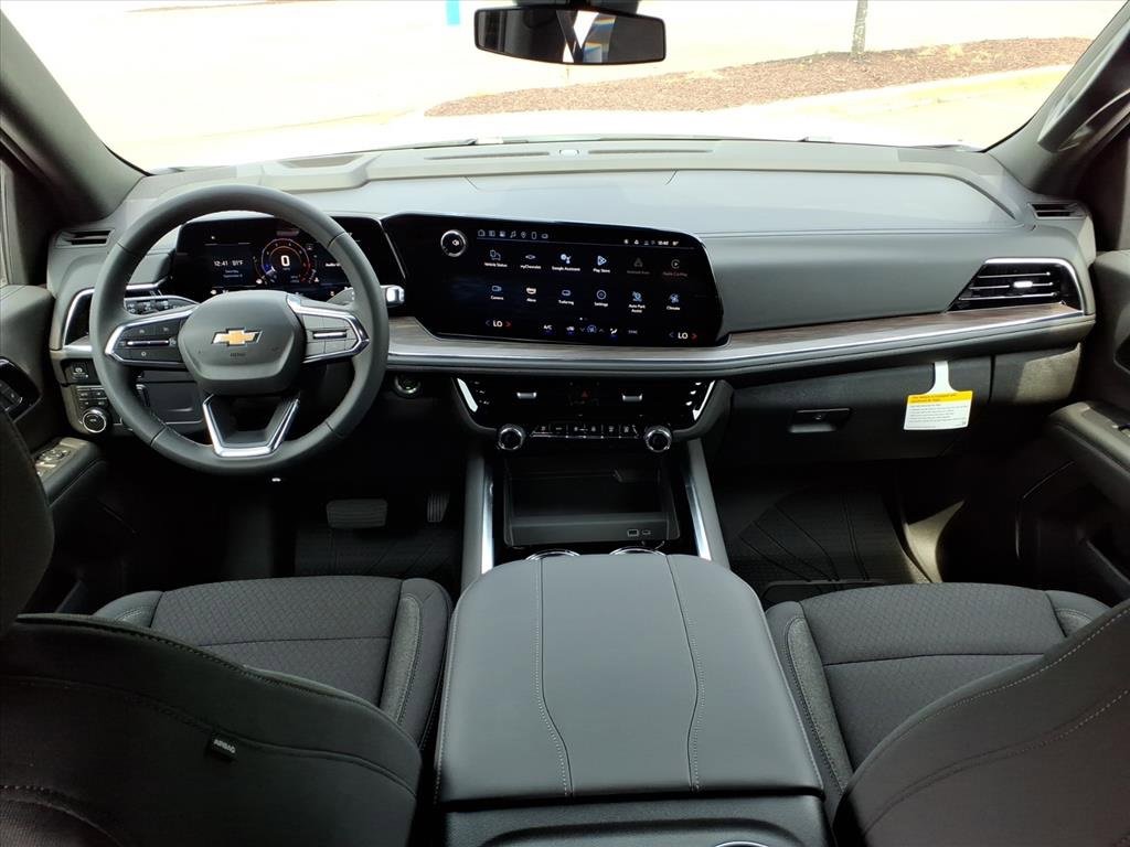 2025 Chevrolet Suburban LS photo 18