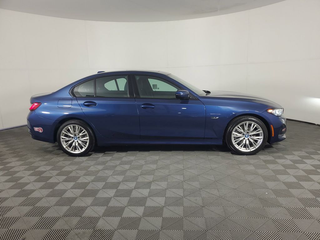 2023 Bmw 330e photo 3