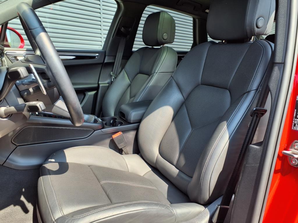 2022 Porsche Macan photo 4