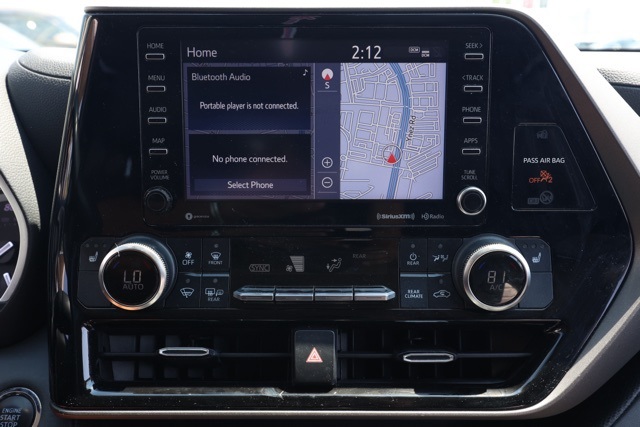 2022 Toyota Highlander XLE photo 26
