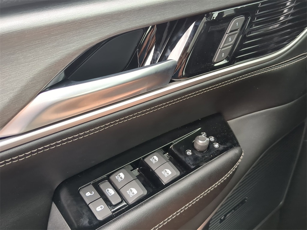 2025 Jeep Wagoneer Series II photo 17