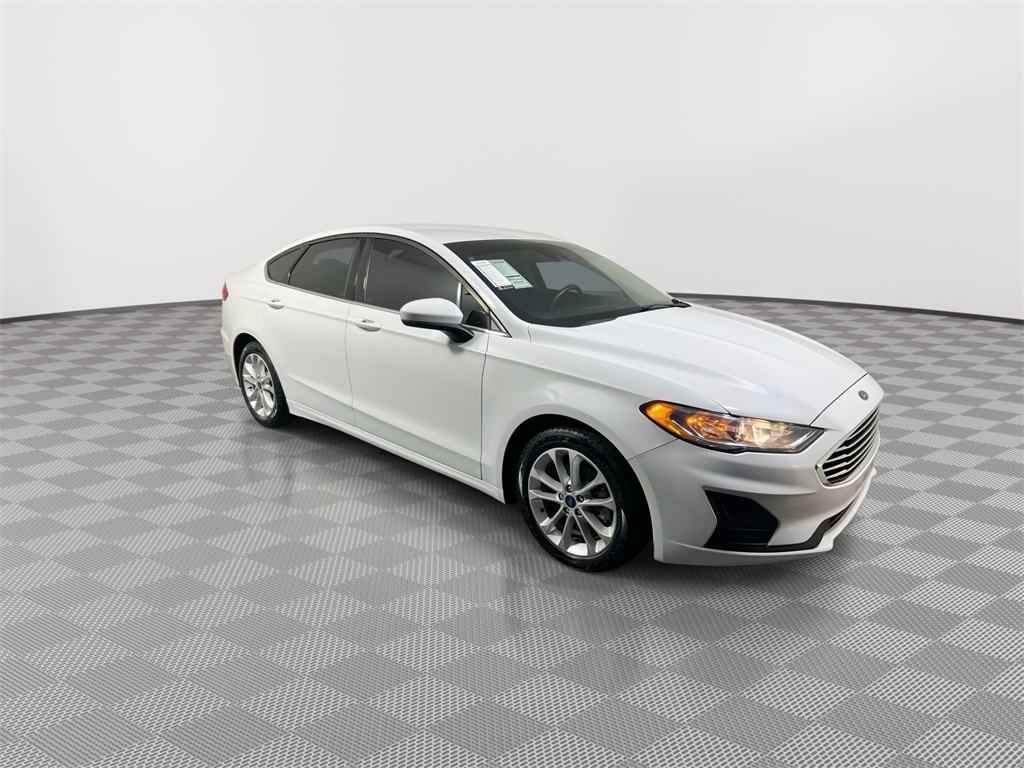 2020 Ford Fusion Hybrid SE photo 2