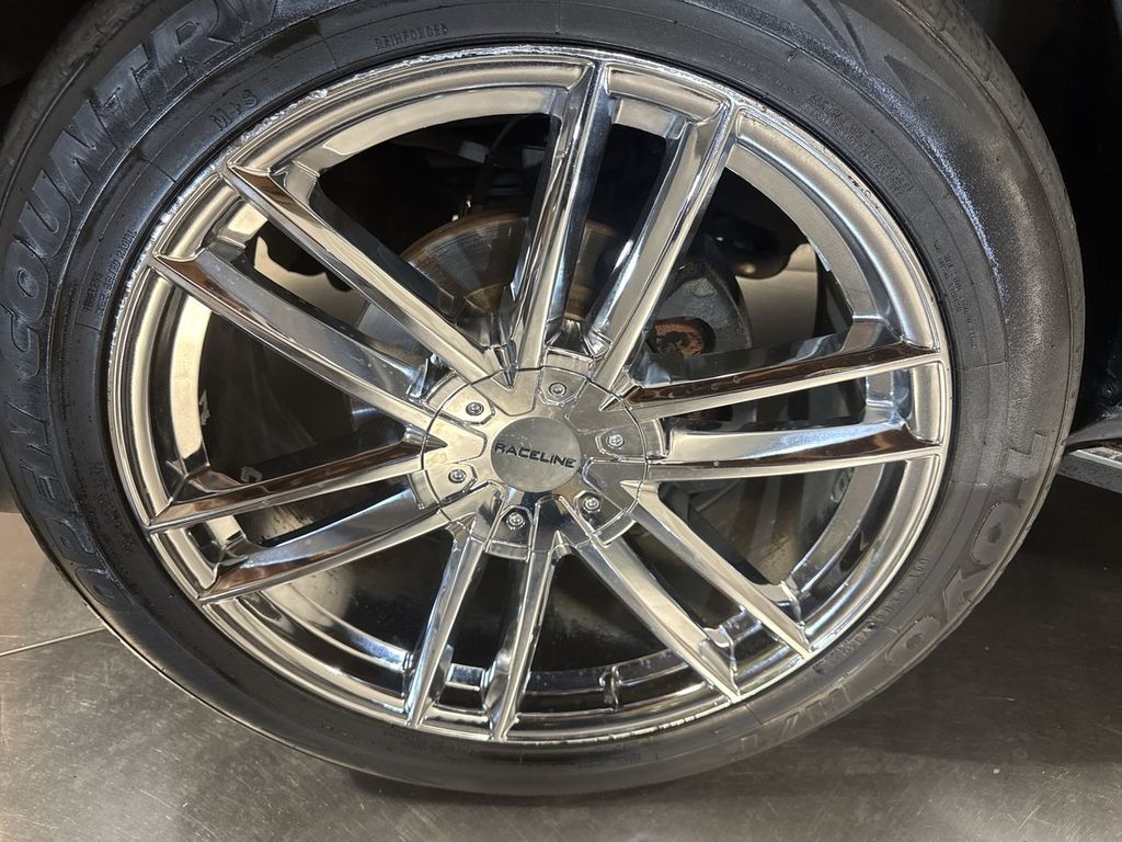 2012 Cadillac Escalade photo 2