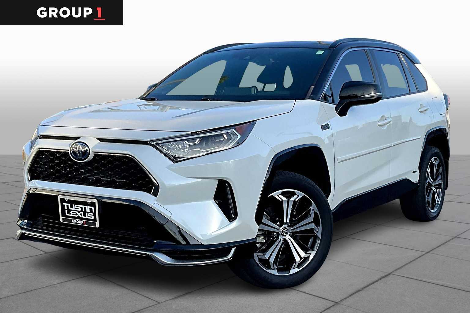 2021 Toyota RAV4 XSE's photo