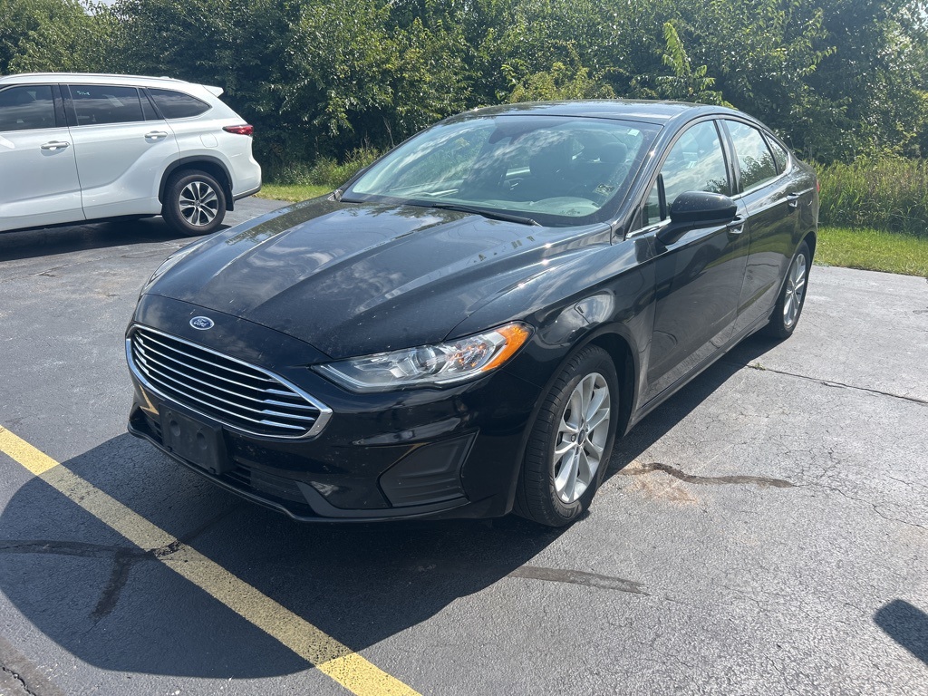 2019 Ford Fusion SE photo 2