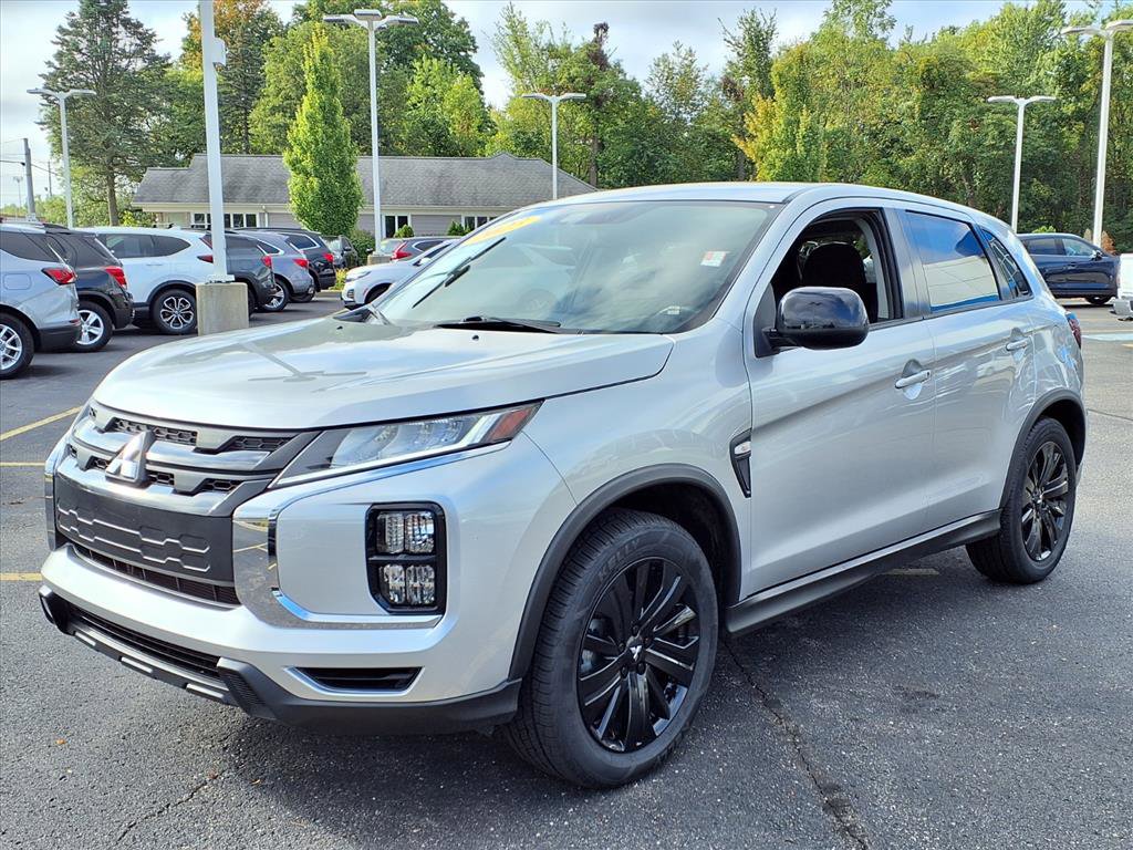 2023 Mitsubishi Outlander Sport LE photo 2