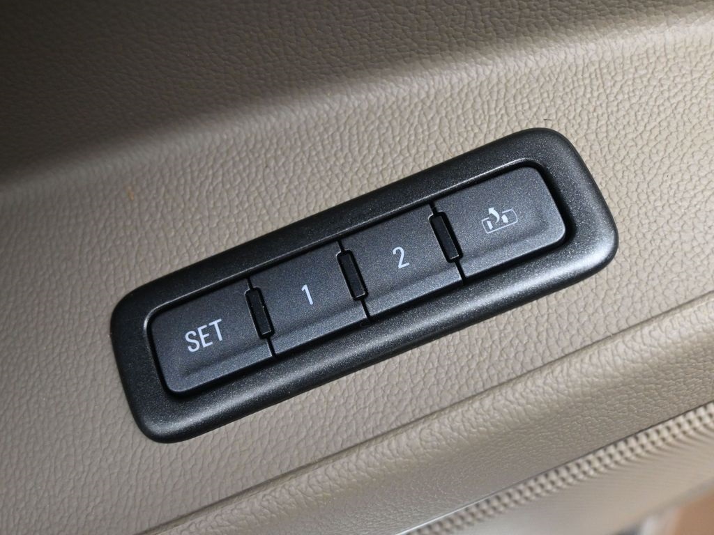 2017 Gmc Yukon SLT photo 18
