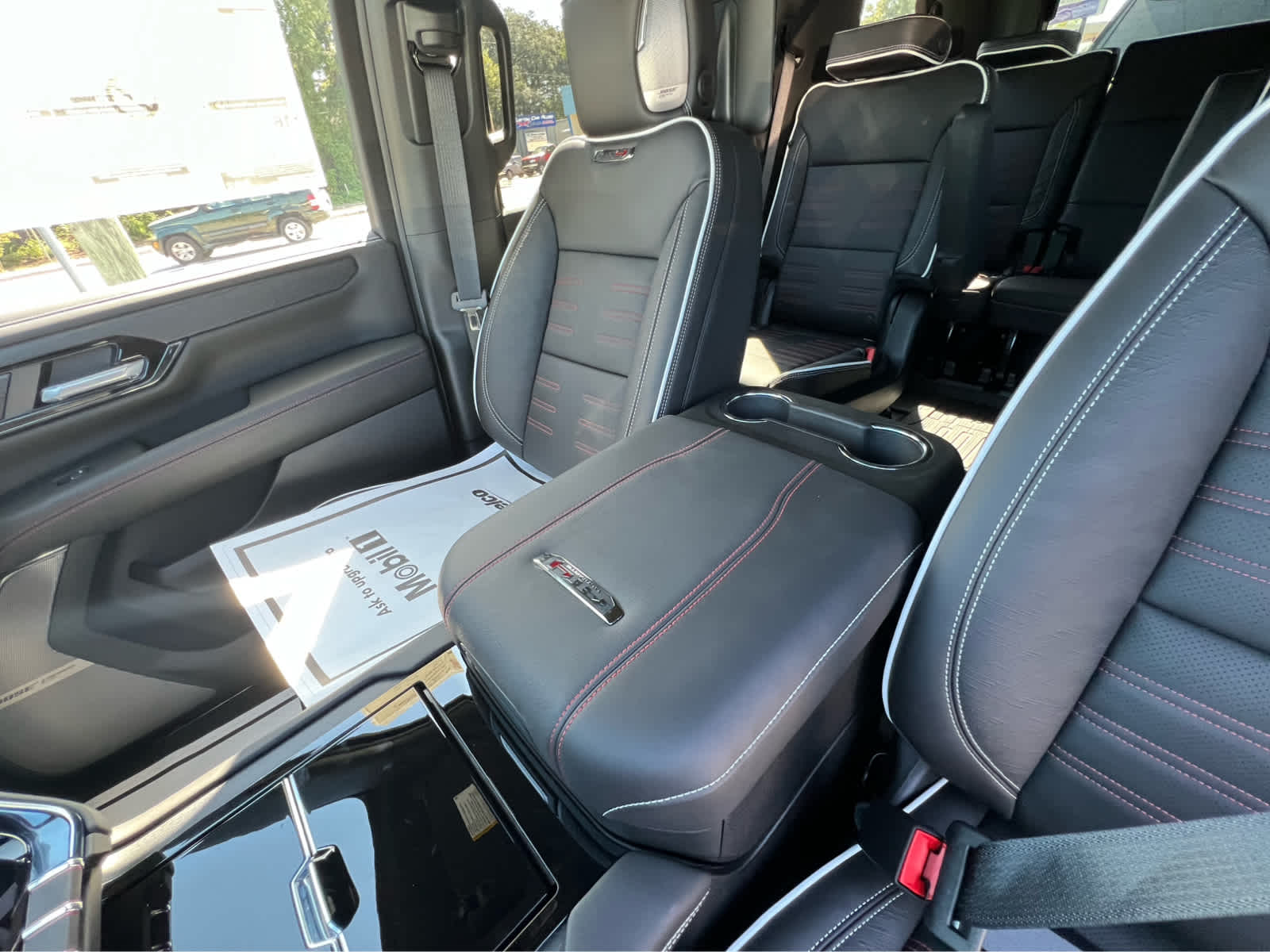 2025 Gmc Yukon AT4 Ultimate photo 18