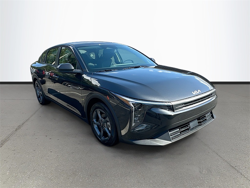 2025 Kia K4 LXS's photo