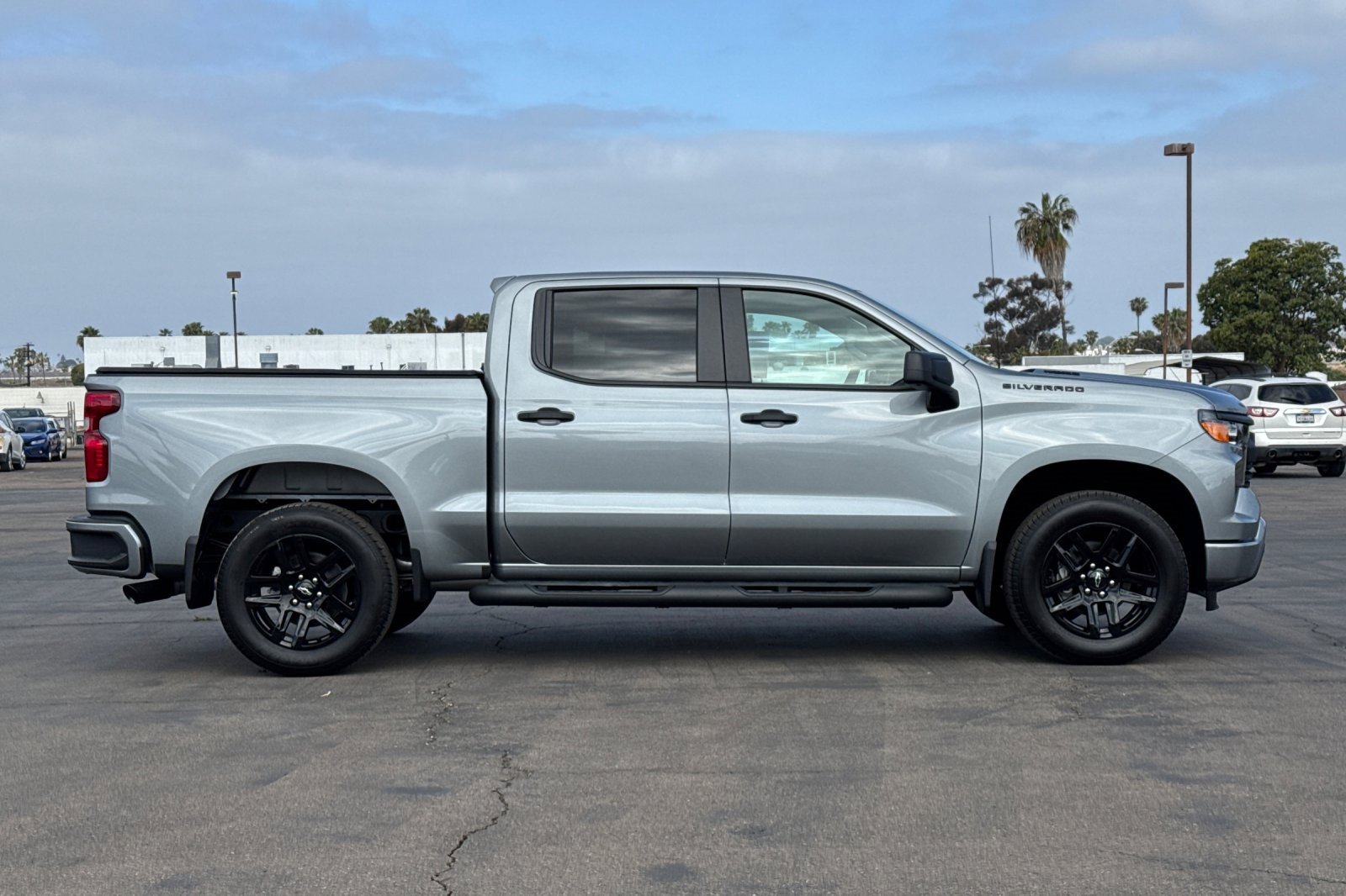 2025 Chevrolet Silverado 1500 Custom photo 3