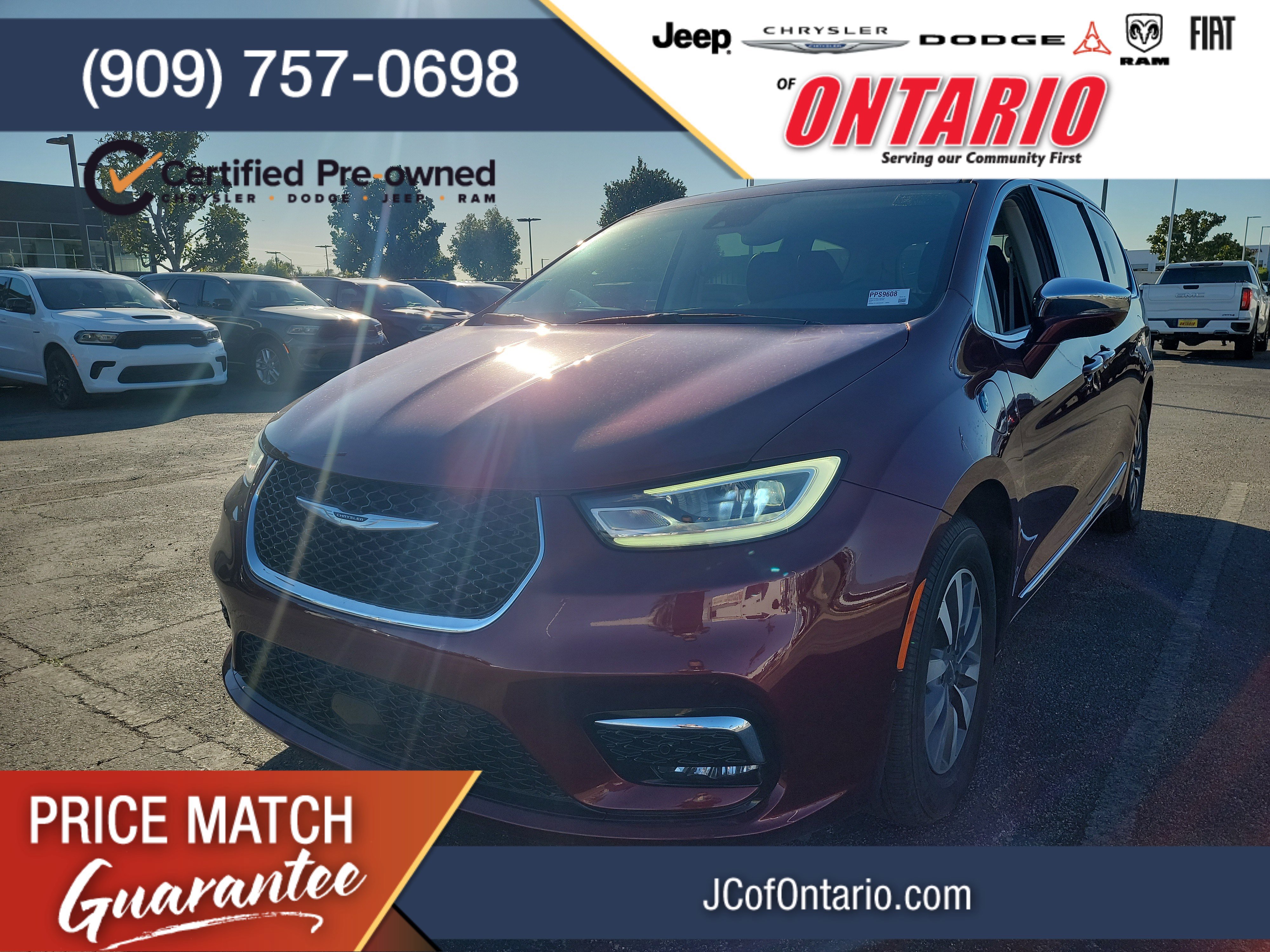 2022 Chrysler Pacifica Limited's photo