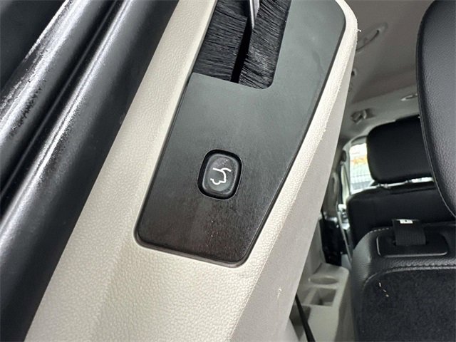 2014 Chrysler Town & Country photo 23