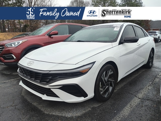2025 Hyundai Elantra SEL's photo