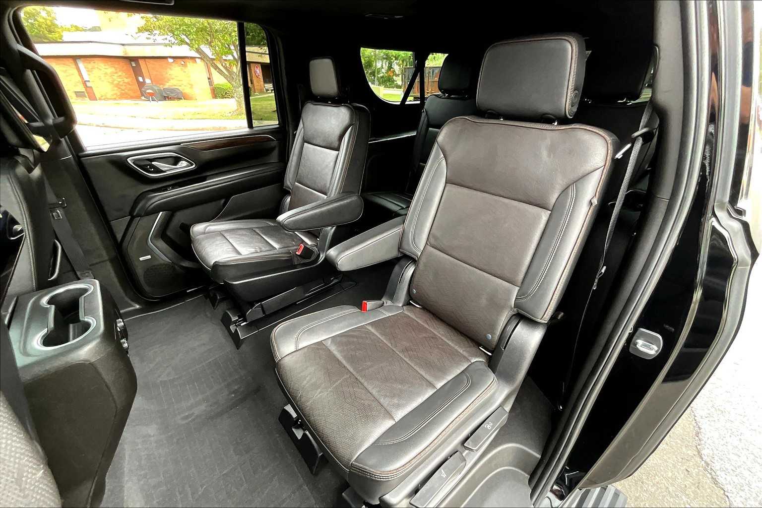 2021 Chevrolet Suburban High Country photo 19