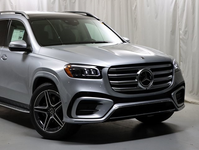 2026 Mercedes Benz GLS 450 4MATIC photo 2