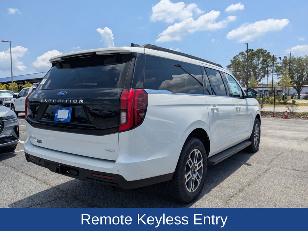 2025 Ford Expedition MAX photo 2