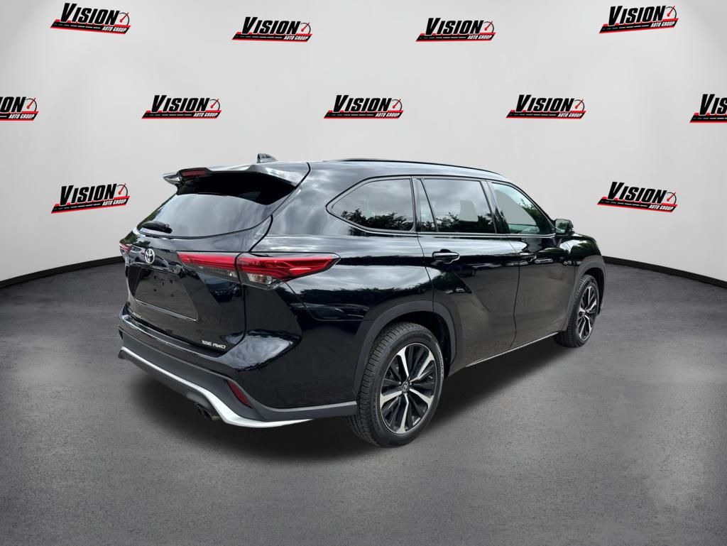 2021 Toyota Highlander XSE photo 4