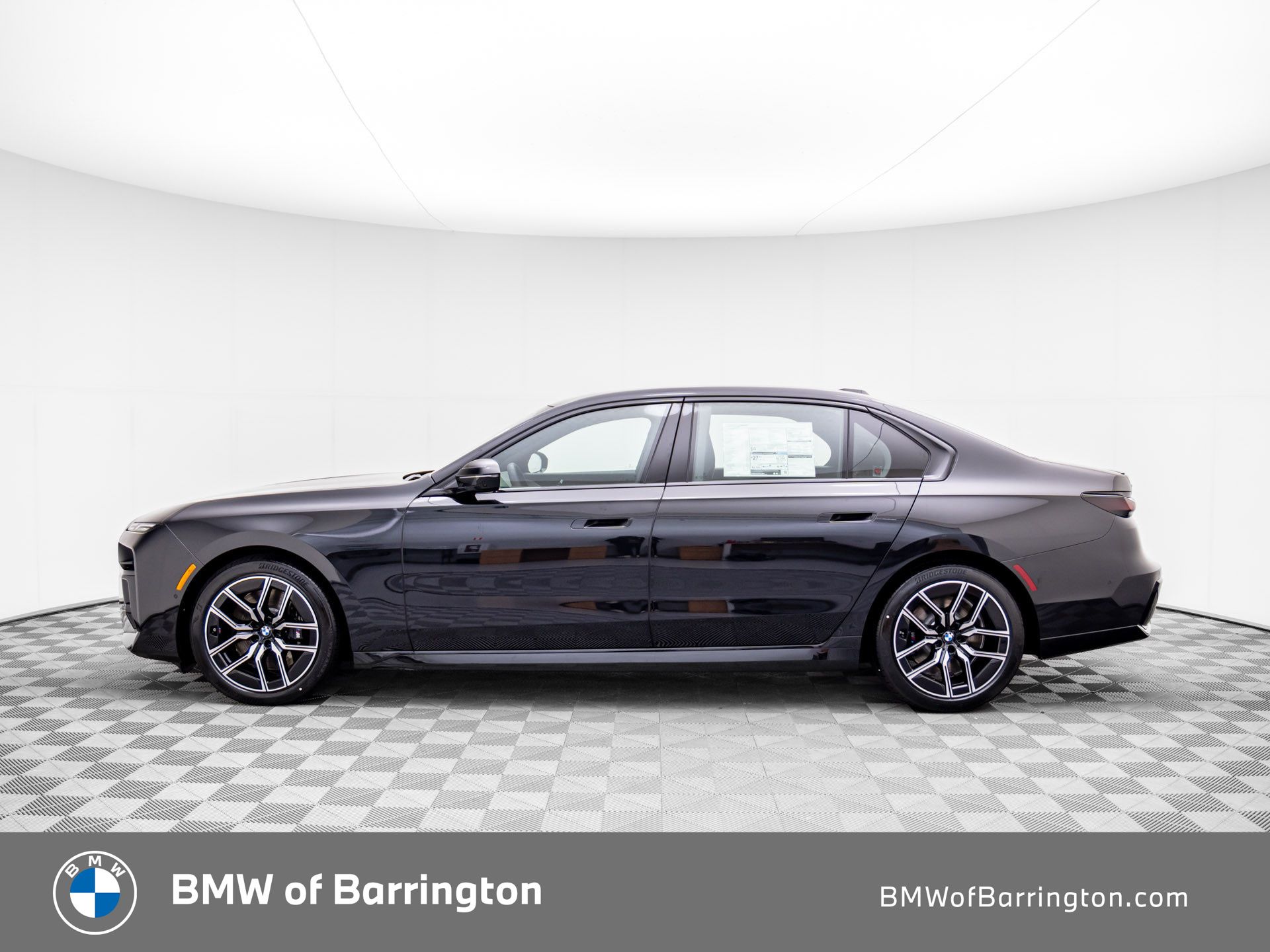 New 2025 Black Sapphire Metallic BMW 740i xDrive image 2