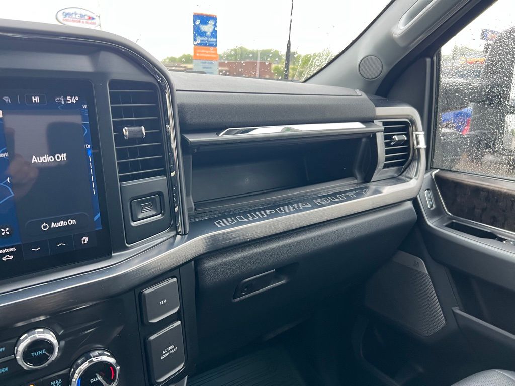 2025 Ford F-250 Lariat photo 15