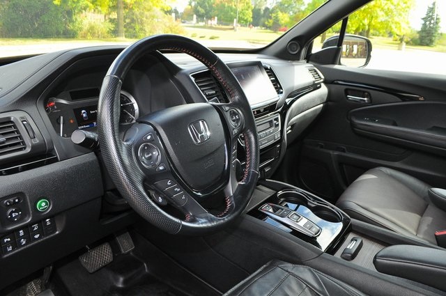 2022 Honda Ridgeline Black Edition photo 9