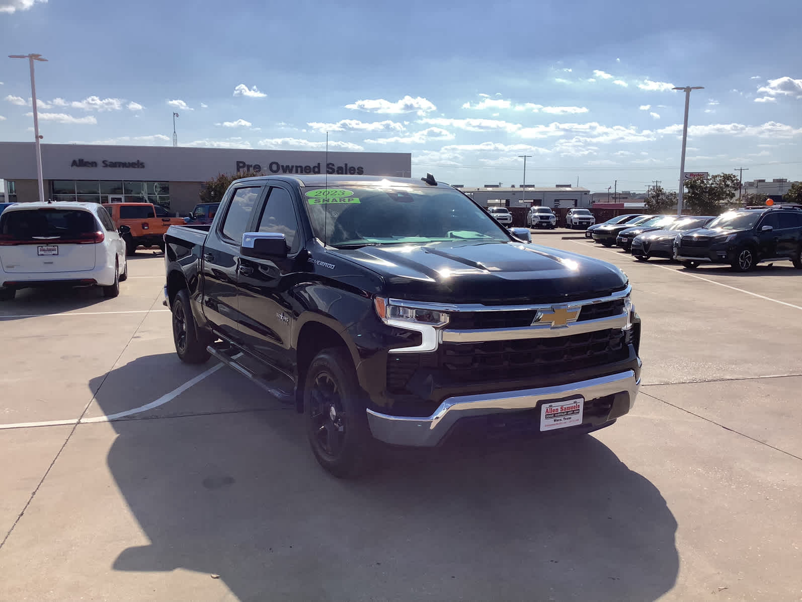 2023 Chevrolet Silverado 1500 LT photo 3