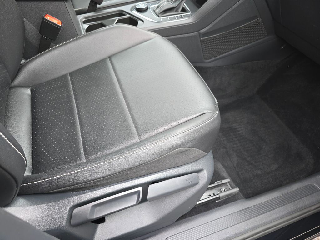 2021 Volkswagen Tiguan SE photo 25