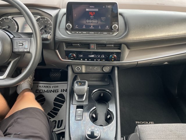 2023 Nissan Rogue SV photo 25