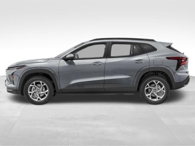2024 Chevrolet Trax LS photo 3