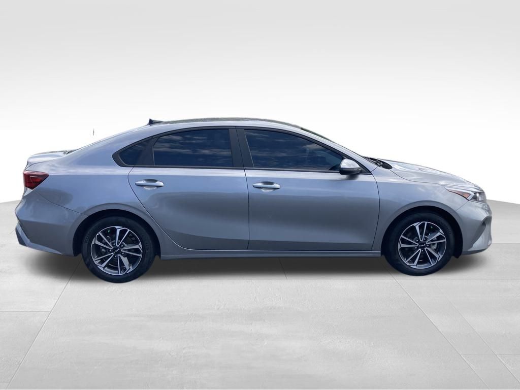 2023 Kia Forte LXS photo 6