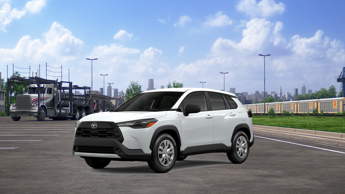 2026 Toyota Corolla Cross LE's photo