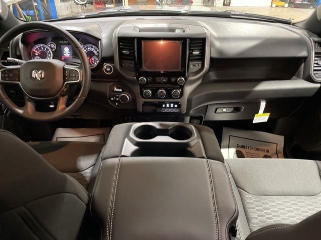 2025 Ram 1500 Tradesman photo 2
