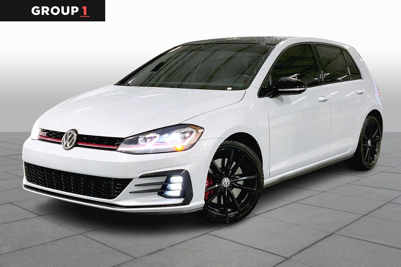2021 Volkswagen Golf GTI SE's photo