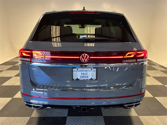 2026 Volkswagen Atlas SEL Premium R-Line photo 2