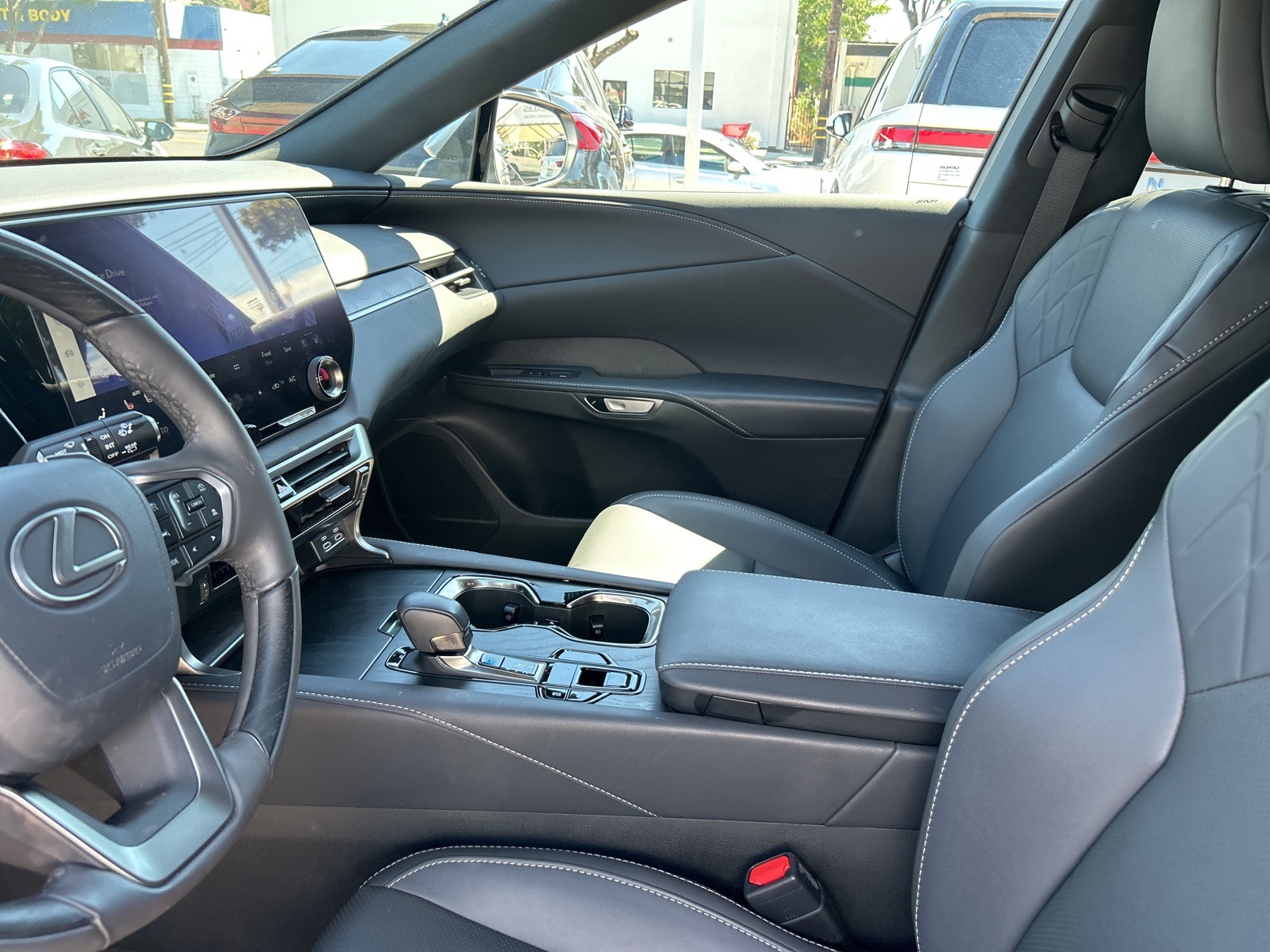 2024 Lexus RX 350h photo 7