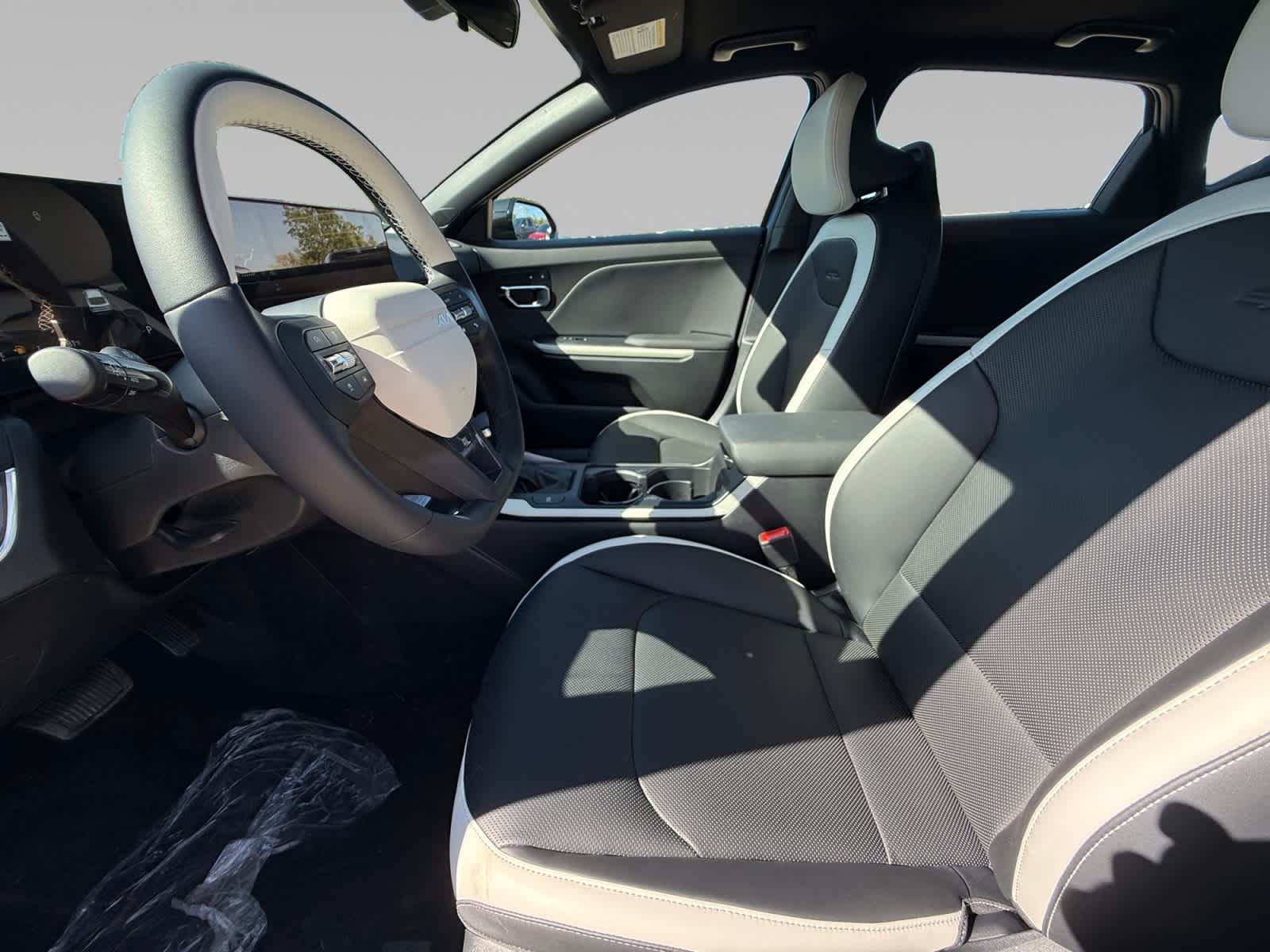 2025 Kia K4 GT-Line photo 9
